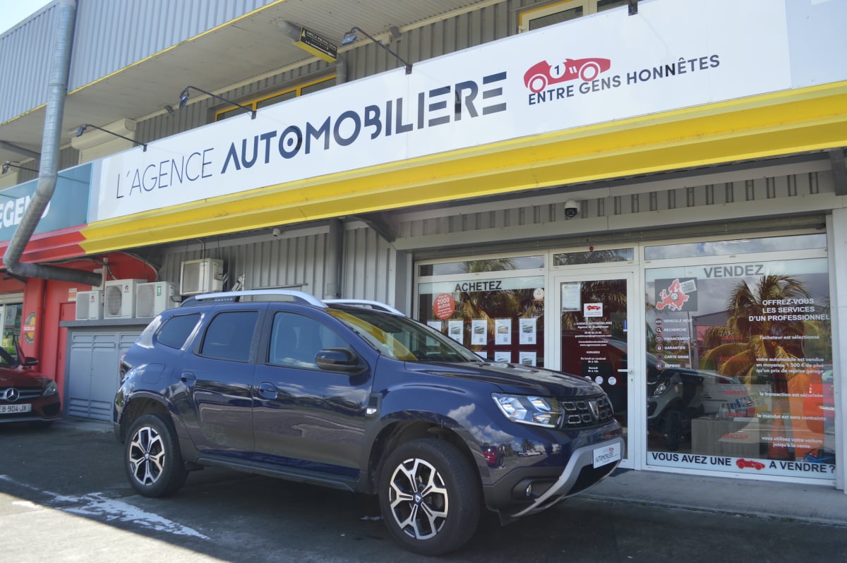 Dacia Duster 1.0 ECO-G 100ch 15 ans 4x2 - — 1