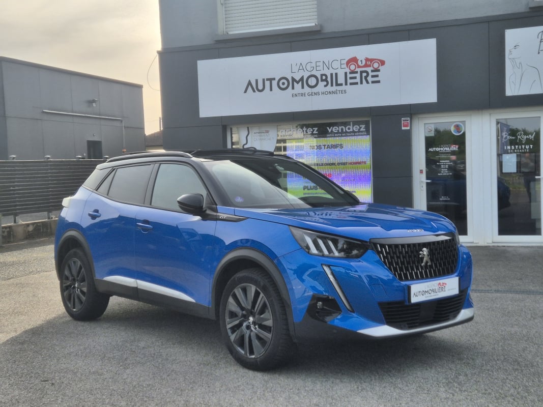 Peugeot 2008 1.2 130 GT PACK EAT8 + TOIT OUVRANT + ATTELAGE - — 1