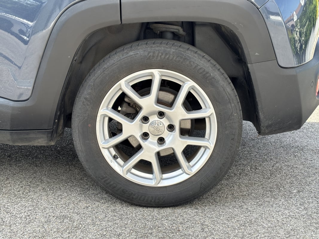 Jeep Renegade 1.6 MultiJet 130 ch CENTRAL PARK ( Toit Ouvrant - Caméra - CarPlay - Régulateur Adaptatif) — 28