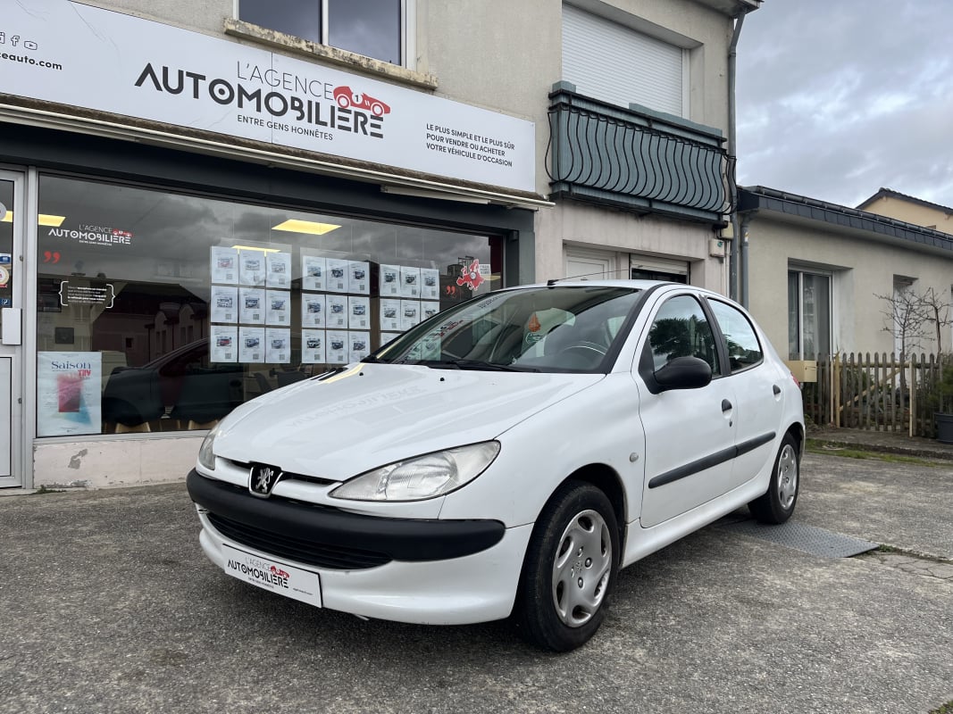 Peugeot 206 1.4i 75cv Expression - Boîte automatique - 5 portes — 1
