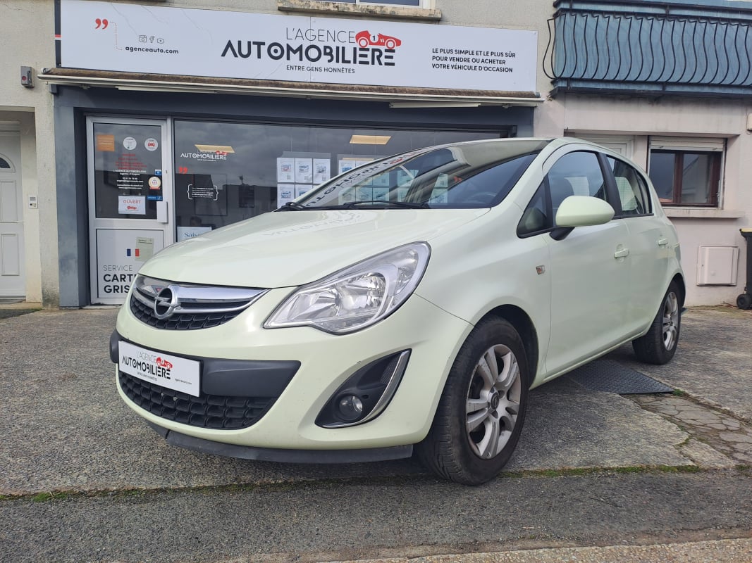 Opel Corsa D 1.2i Twinport 85 cv Cool line - MOTEUR A CHAINE — 1