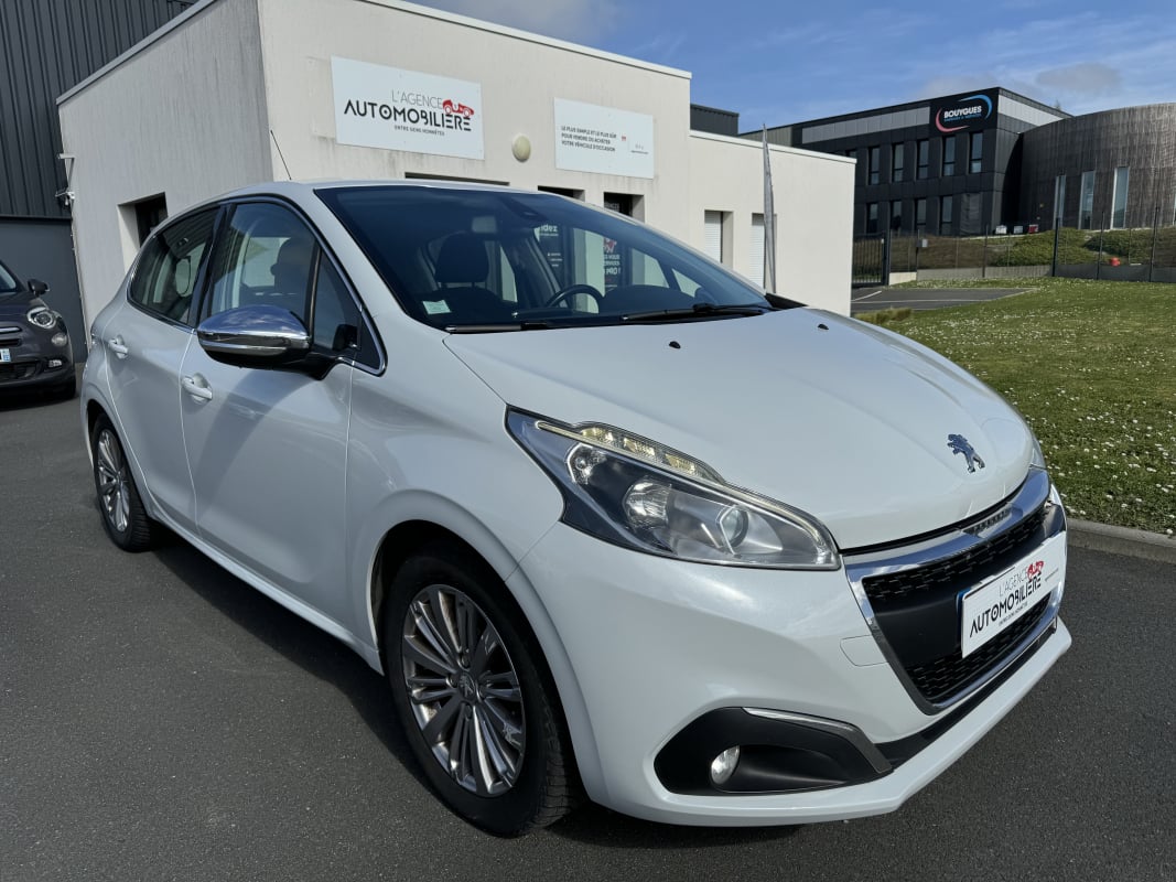 Peugeot 208 1.2 PureTech 110ch EAT6 ALLURE | GARANTIE 12 MOIS — 1