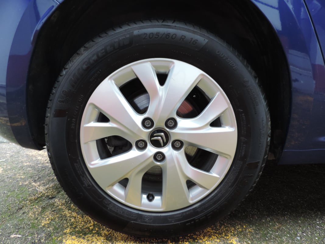 Citroen C4 Picasso II 1.6 BLUEHDI 120 S&S FEEL BV6 — 35