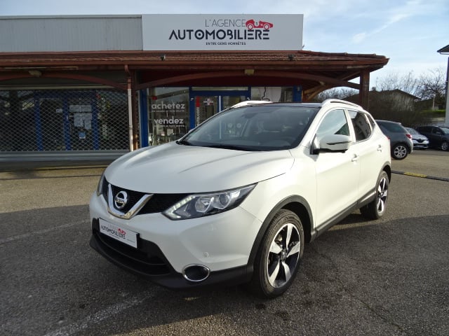 Nissan Qashqai GENERATION-II 1.2 DIGT 115 N-CONNECTA 2WD — 1