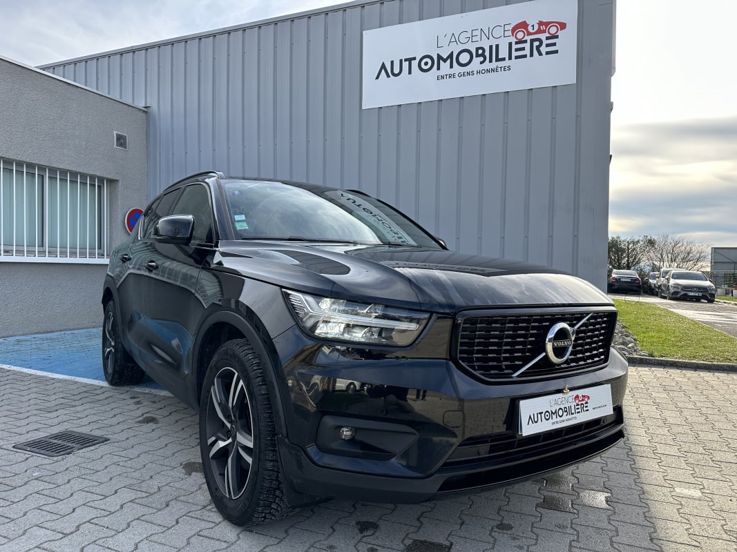 Volvo XC40 2.0 16V AWD GEARTONIC8 247CV 4X4 — 1