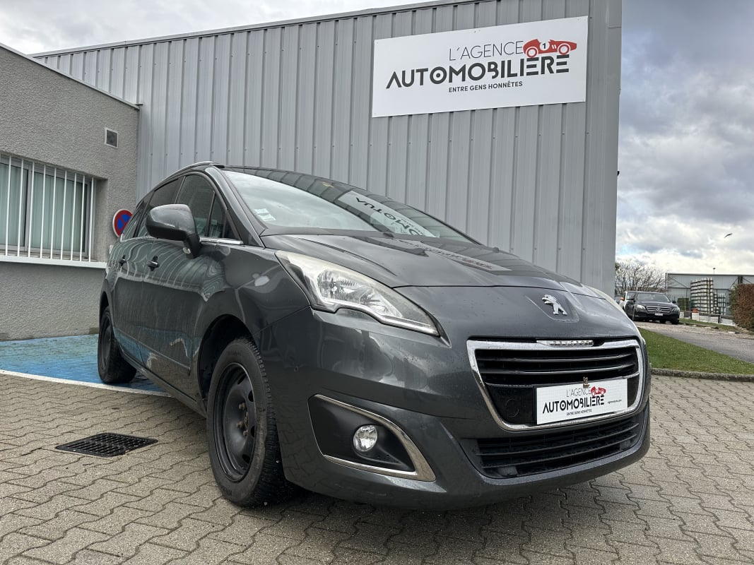 Peugeot 5008 1.6 HDI 120CV ALLURE — 1