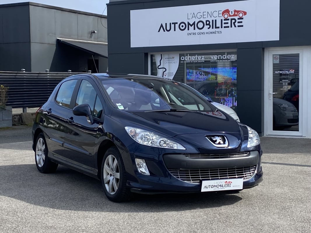 Peugeot 308 1.6 HDI 112 PREMIUM PACK BVM6 - TOIT PANORAMIQUE — 1