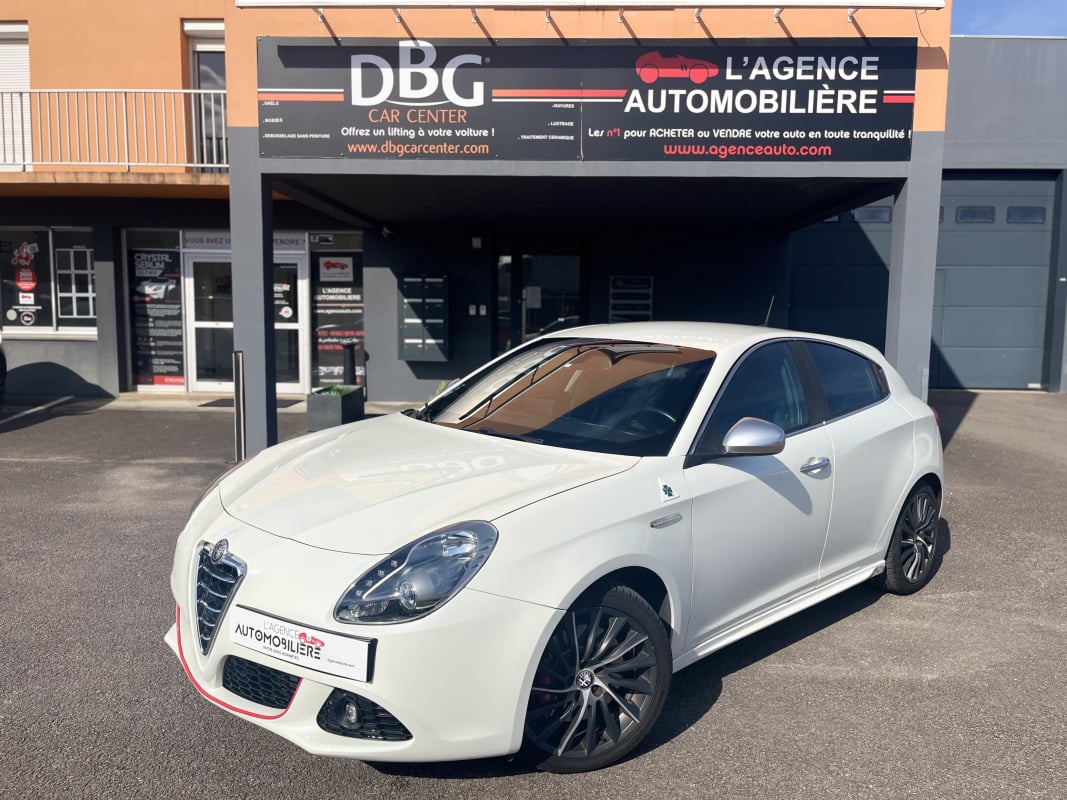 Alfa Romeo Giulietta Quadrifoglio QV 1750 TBi 235 cv Courroie changée/Radar de recul — 1