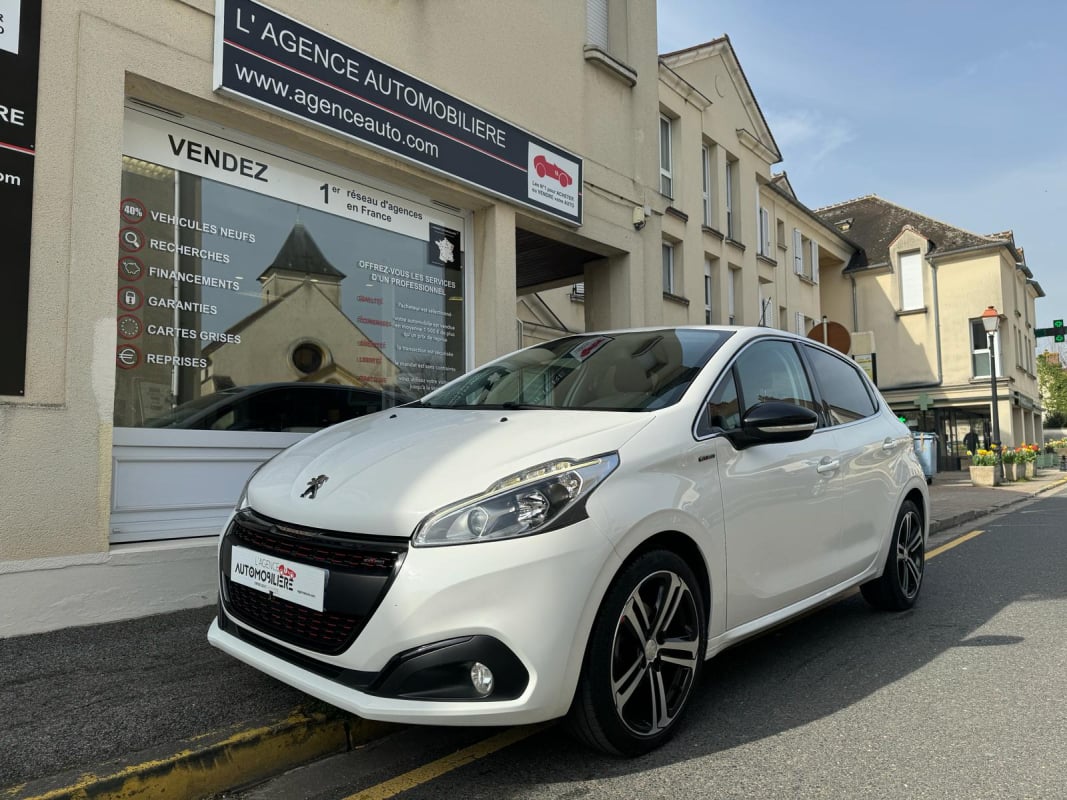 Peugeot 208 110cv GT-LINE — 1