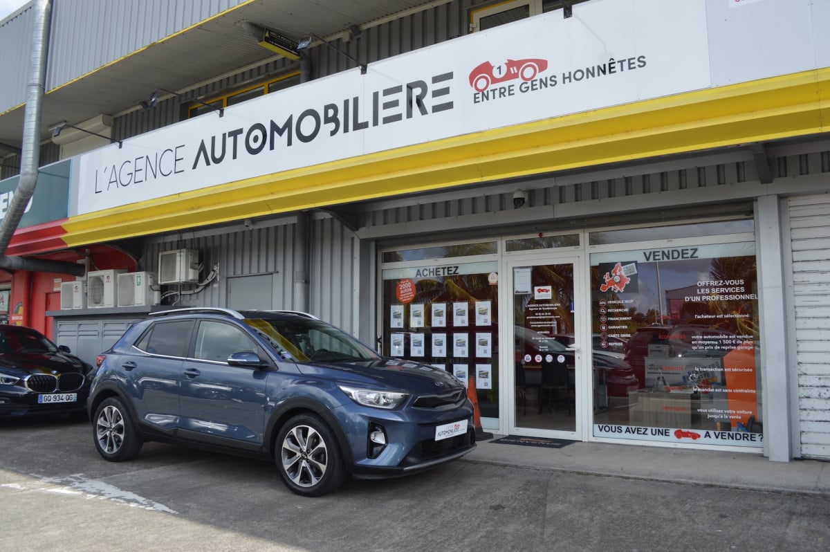 Kia Stonic 1.0 T-GDI 120 PREMIUM DCT7 — 1