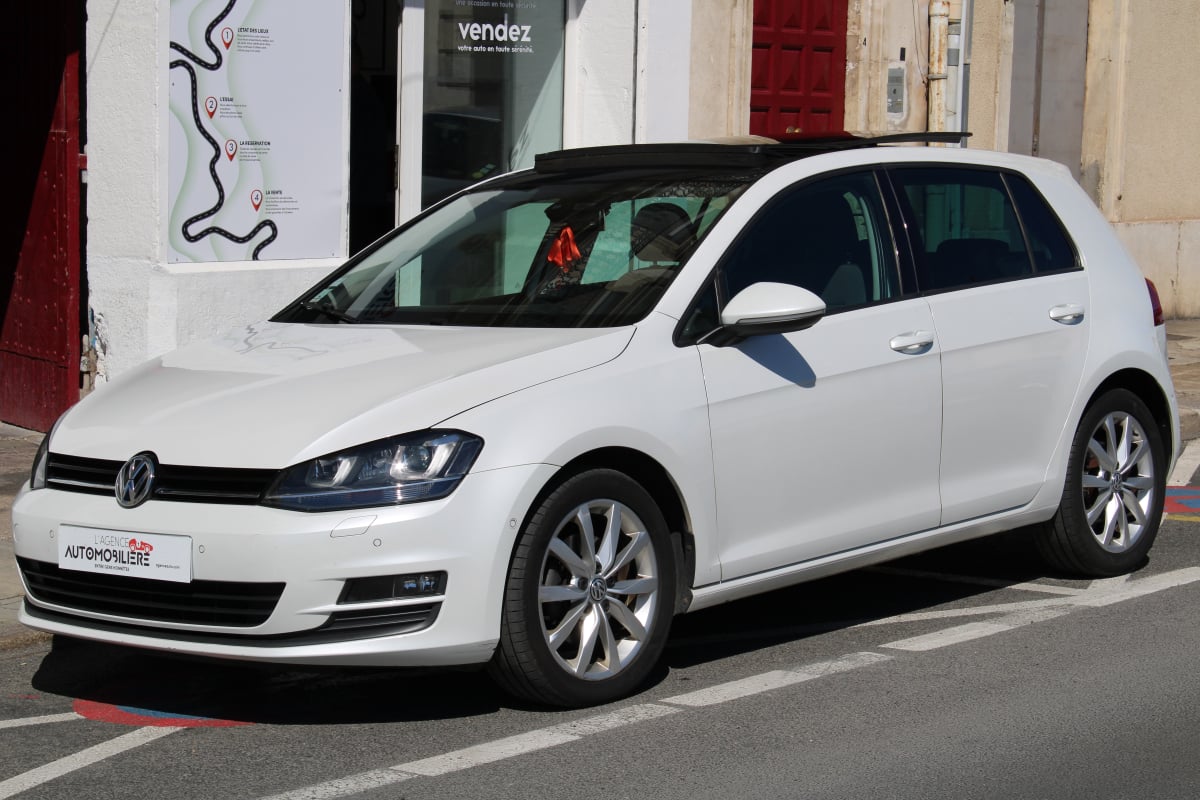 Volkswagen Golf 2.0 TDI 150 BLUEMOTION CONFORT LINE DSG BVA (Toit ouvrant pano, Carplay, Sièges chauffants,..) — 1