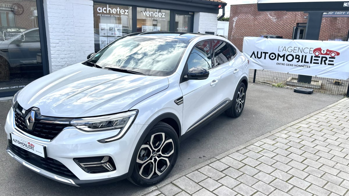 Renault Arkana 1.6 E-TECH 145 INTENS BLANC NACRÉ — 1