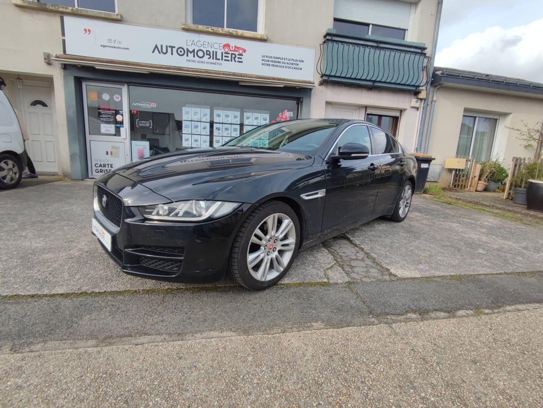 Jaguar XE Berline 2.0 180 cv Boîte auto FAIBLE KILOMETRAGE — 1