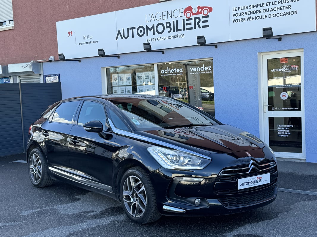 Citroen DS5 2.0 HDi 160 Sport Chic — 1