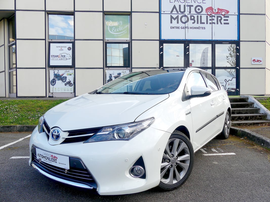 Toyota Auris Hybride 136h Style Pano — 1