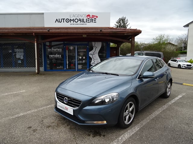 Volvo V40 1.6 T2 120 MOMENTUM START-STOP — 1