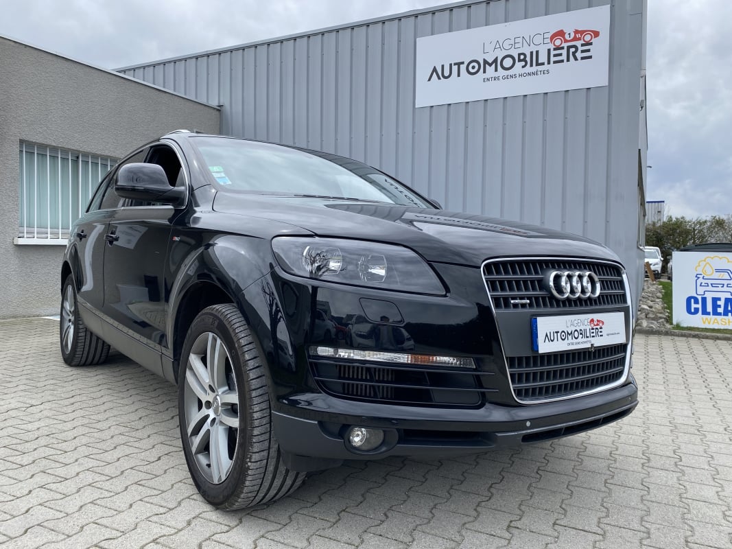 Audi Q7 3.0 TDI V6 233CV S-LINE — 1