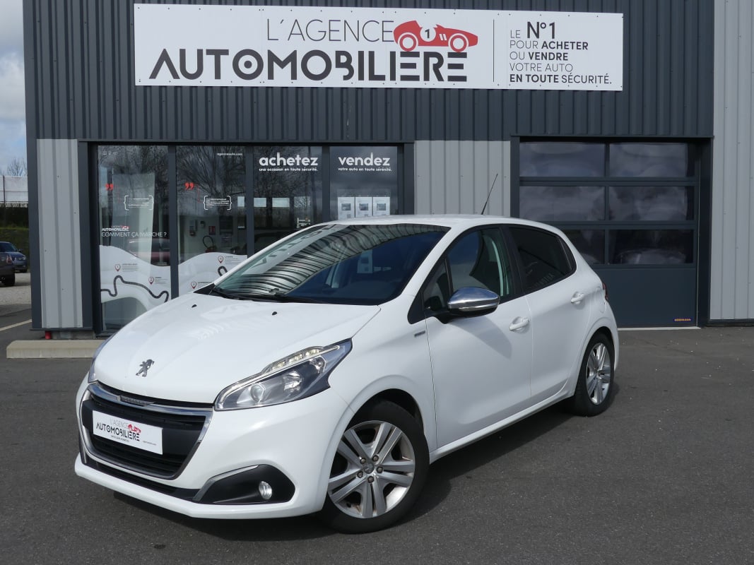 Peugeot 208 STYLE 82 CV Moteur neuf — 1