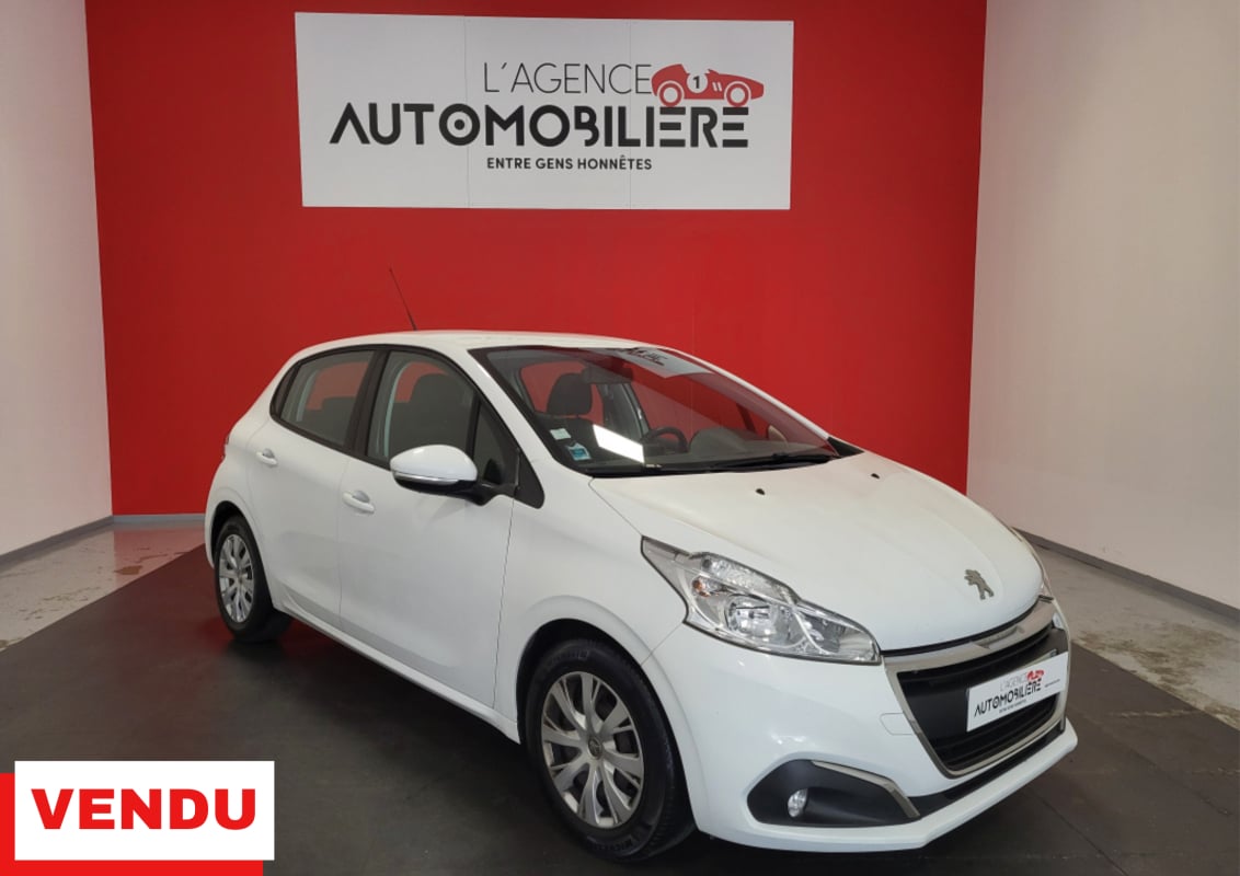 Peugeot 208 1.6 BLUEHDI 75 PREMIUM PACK + CARPLAY GPS — 1