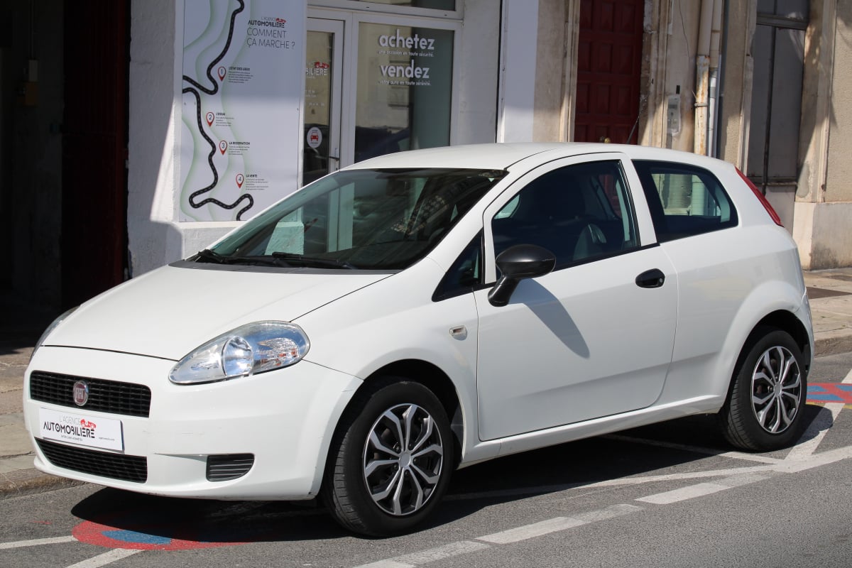 Fiat Grande Punto 1.2 8V 65 CULT (Distribution à jour, Climatisation, Attelage,..) — 1