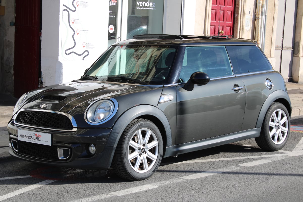 Mini Mini 2.0 SD 145 COOPER PACK RED HOT CHILI ( Moteur à chaîne, Toit ouvrant, Clim ... ) — 1