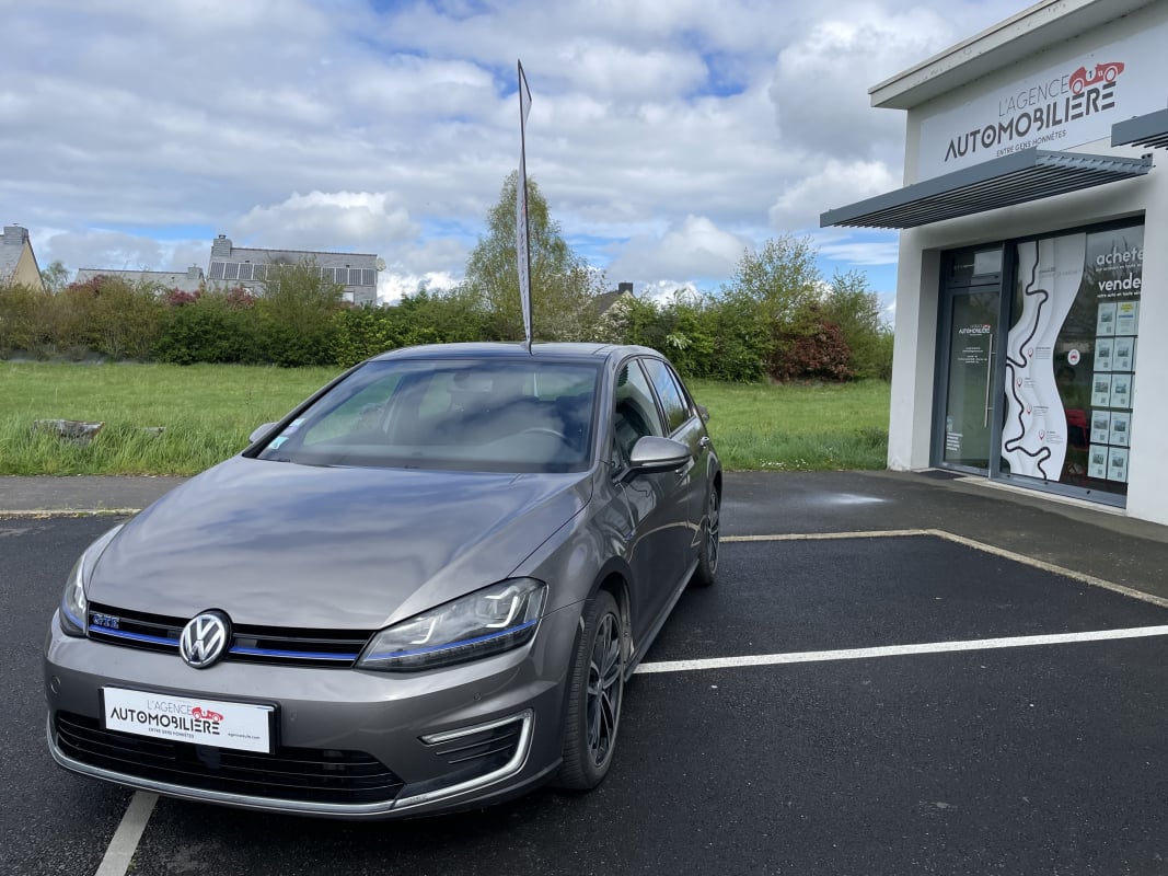 Volkswagen Golf GTE 1.4 TSI 204 DSG6 HYBRID RECHARGEABLE — 1