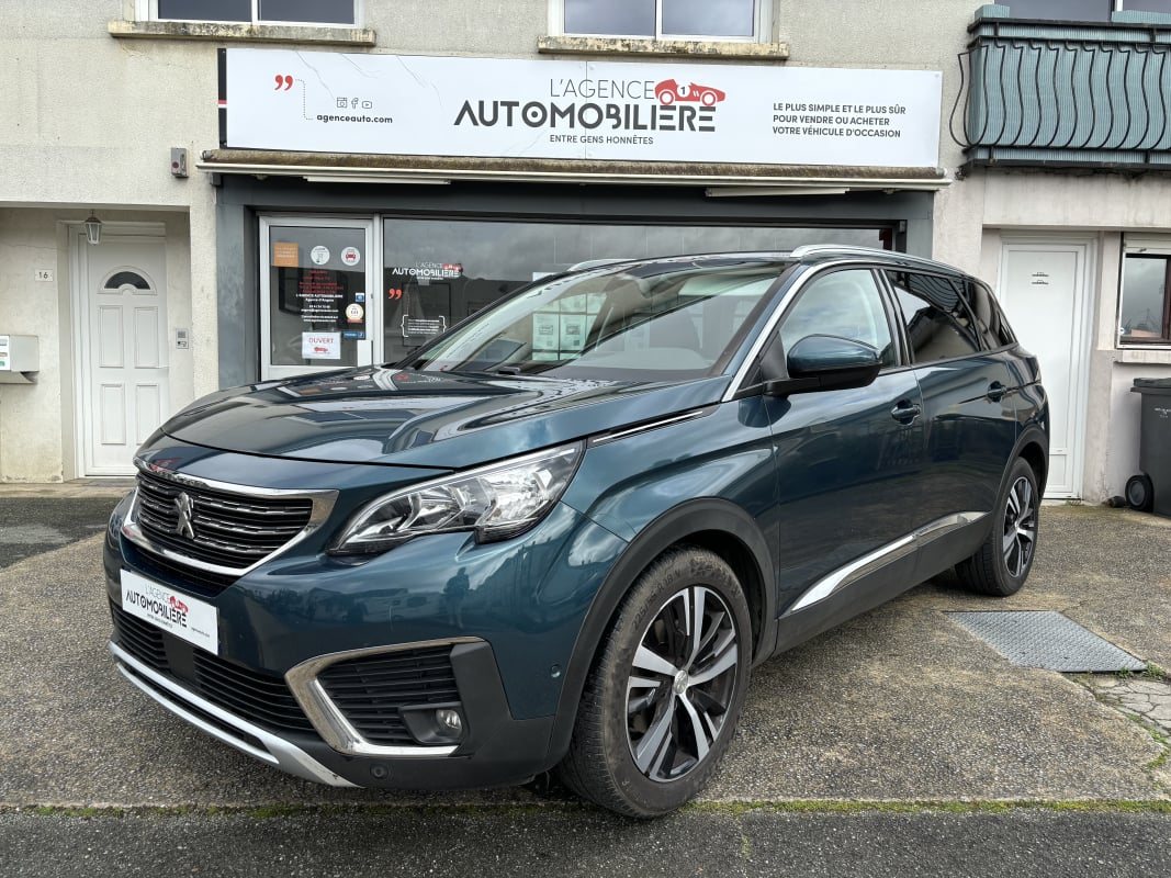 Peugeot 5008 ALLURE 1.2 EAT6 130 cv Boîte auto - 7 places — 1