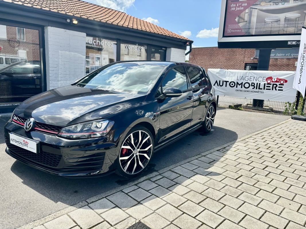 Volkswagen Golf VII GTI 2.0 220 CH — 1