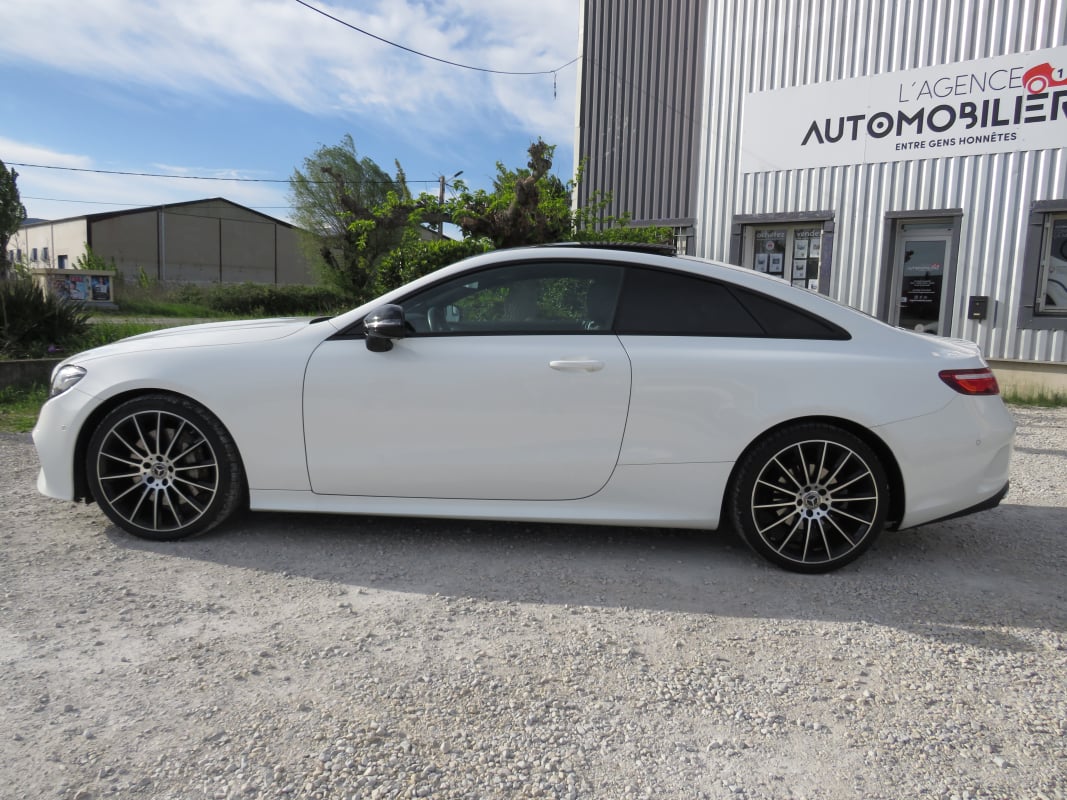 Mercedes-Benz Classe E Coupe 300 2.0 245 Sport-Line pack AMG 9G-Tronic — 2