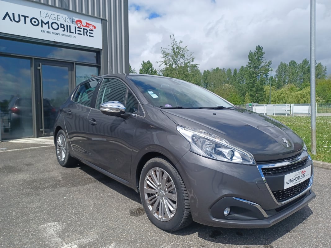 Peugeot 208 1.2 PURETECH ALLURE 110CV - COURROIE A JOUR - — 1