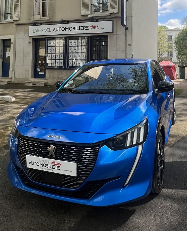 Peugeot 208 II 1.2 PURETECH 100 S&S GT LINE EAT8 — 1