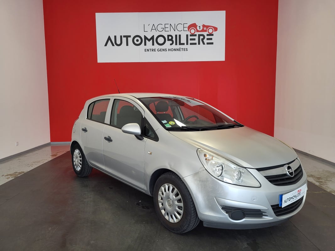 Opel Corsa OPEL CORSA 1.2 TWINPORT COOL LINE II - 1ERE MAIN — 1