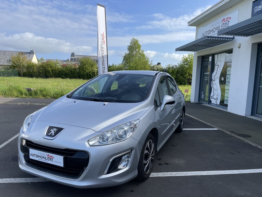 Peugeot 308 1.6 HDI 92 CH ACTIVE — 1