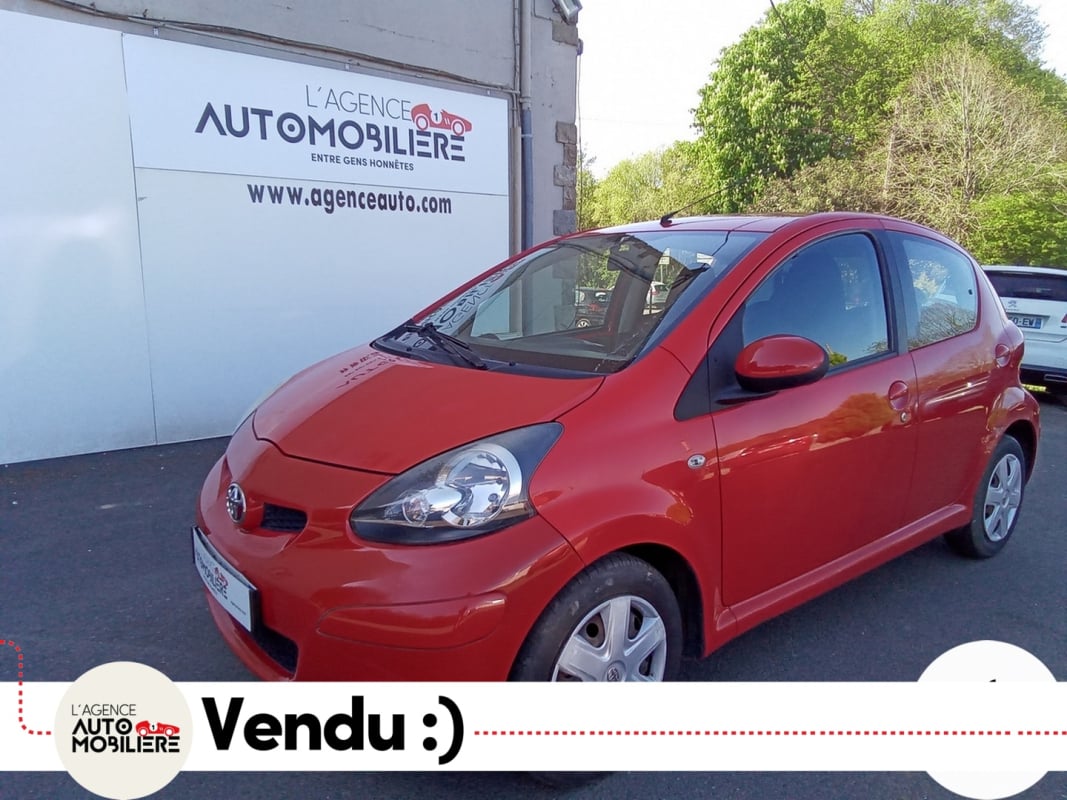 Toyota Aygo 1.0 VVTI 70 CONNECT — 1