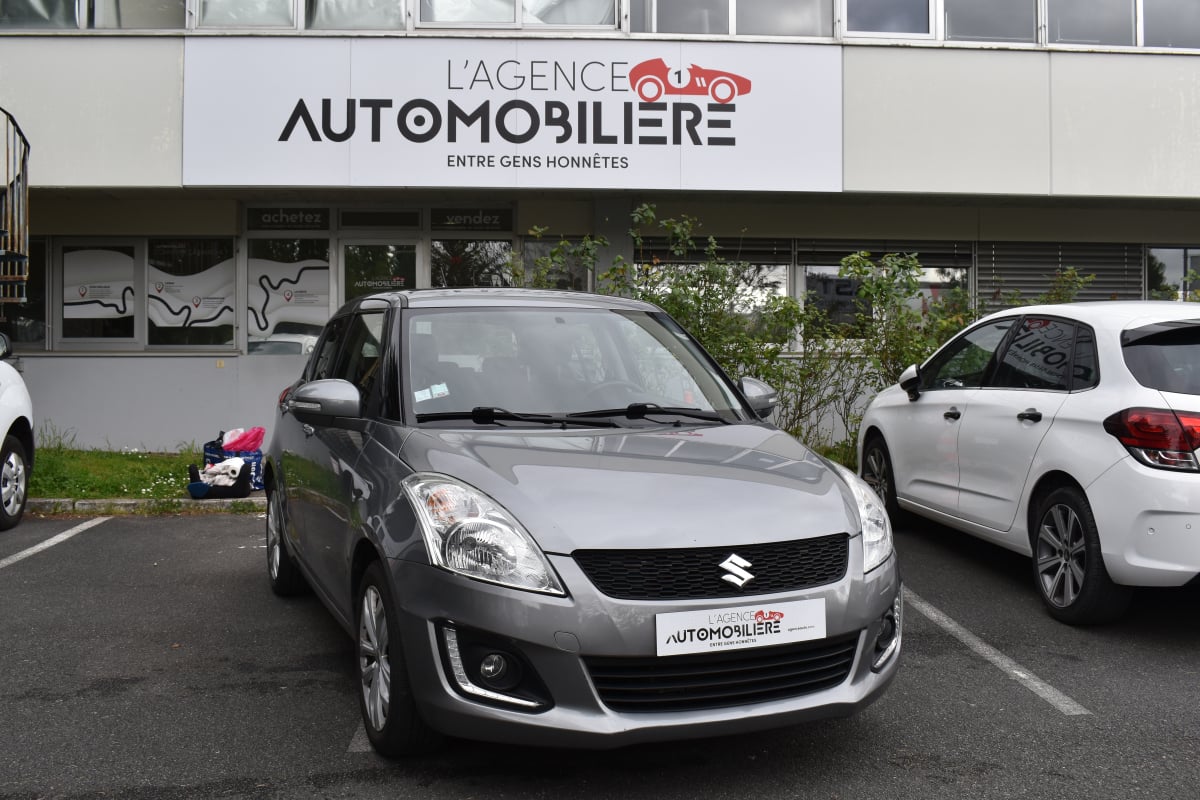 Suzuki Swift Privilege 5 portes 1.2 VVT 94 cv SUIVIS SUZUKI — 1