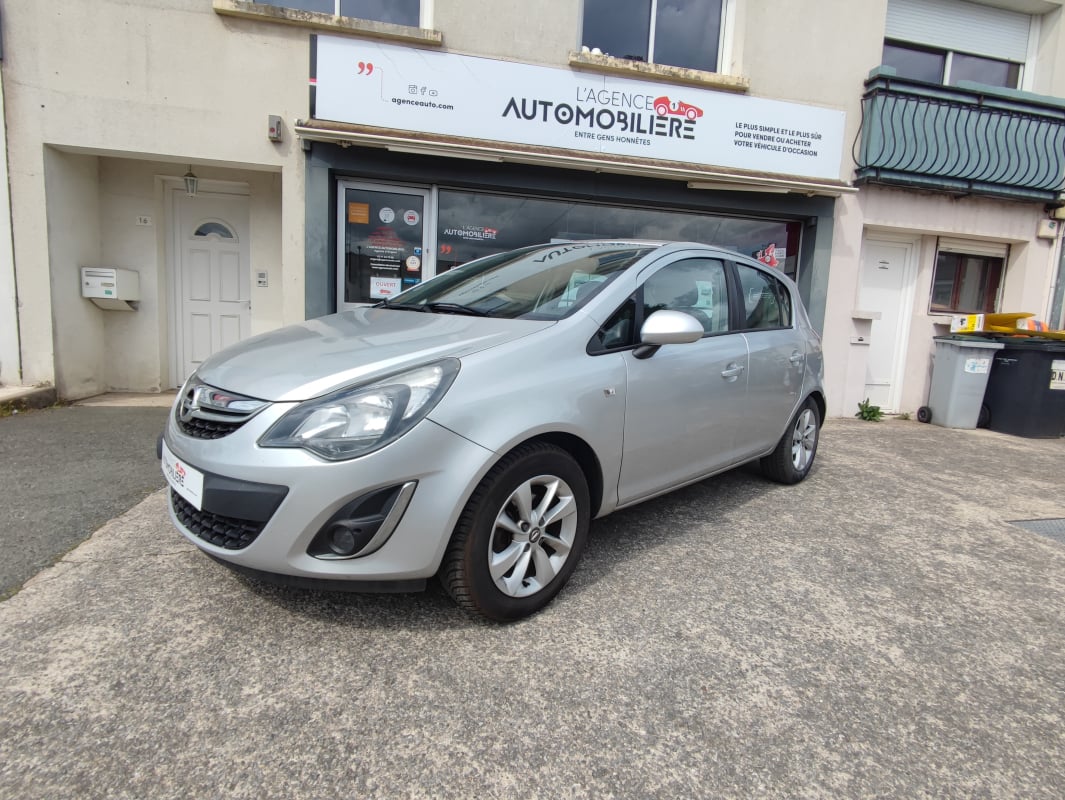 Opel Corsa 5 portes Phase 2 1.2 i Twinport ecoFLEX 85 cv Chaine de distribution — 1