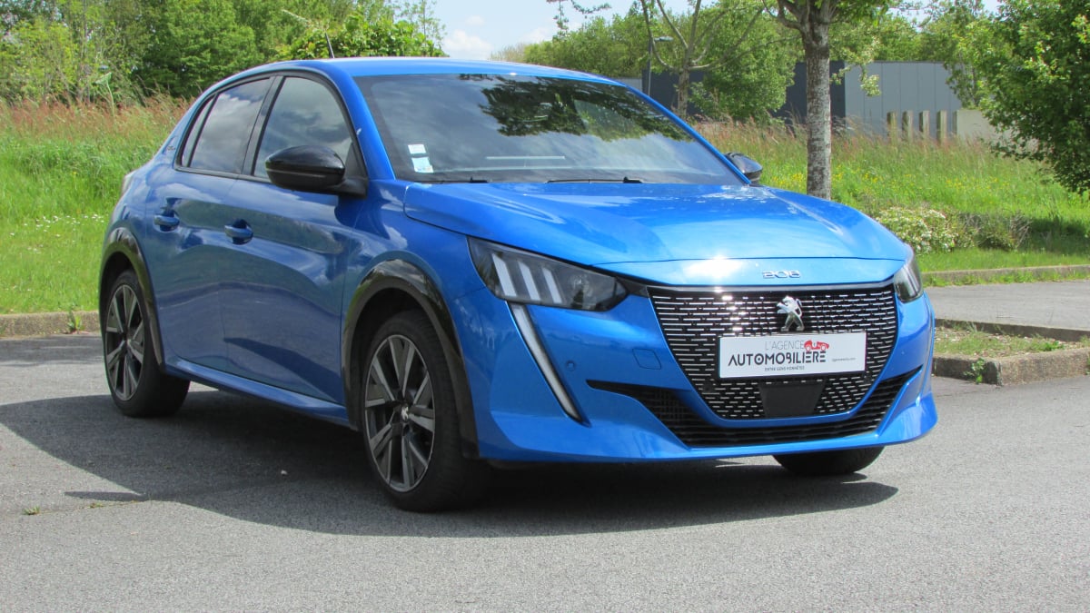 Peugeot 208 1,2 PURETECH 100CH BVM6 GT LINE — 1