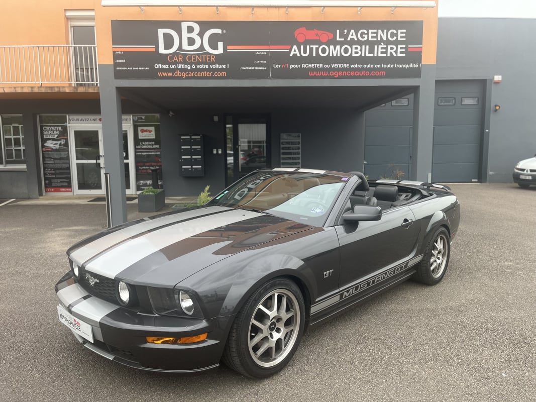 Ford Mustang GT Cabriolet 4.6 V8 305 cv Boîte auto Bluetooth/Sièges Chauffants — 1