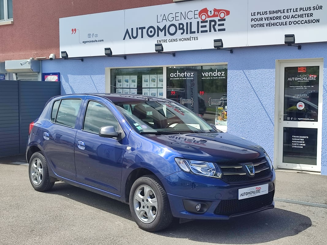 Dacia Sandero 1.2 i 16V 75 cv 1ère main — 1