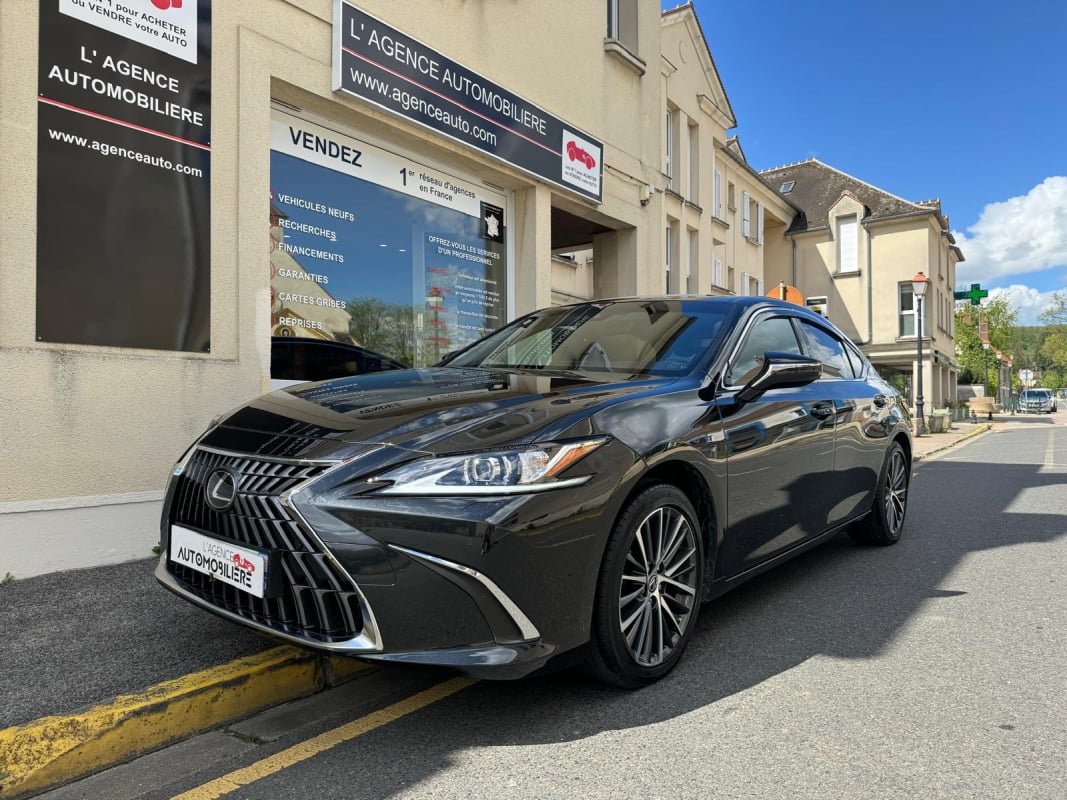 Lexus ES 300h 218 Hybrid LUXE 1ER MAIN !! — 1