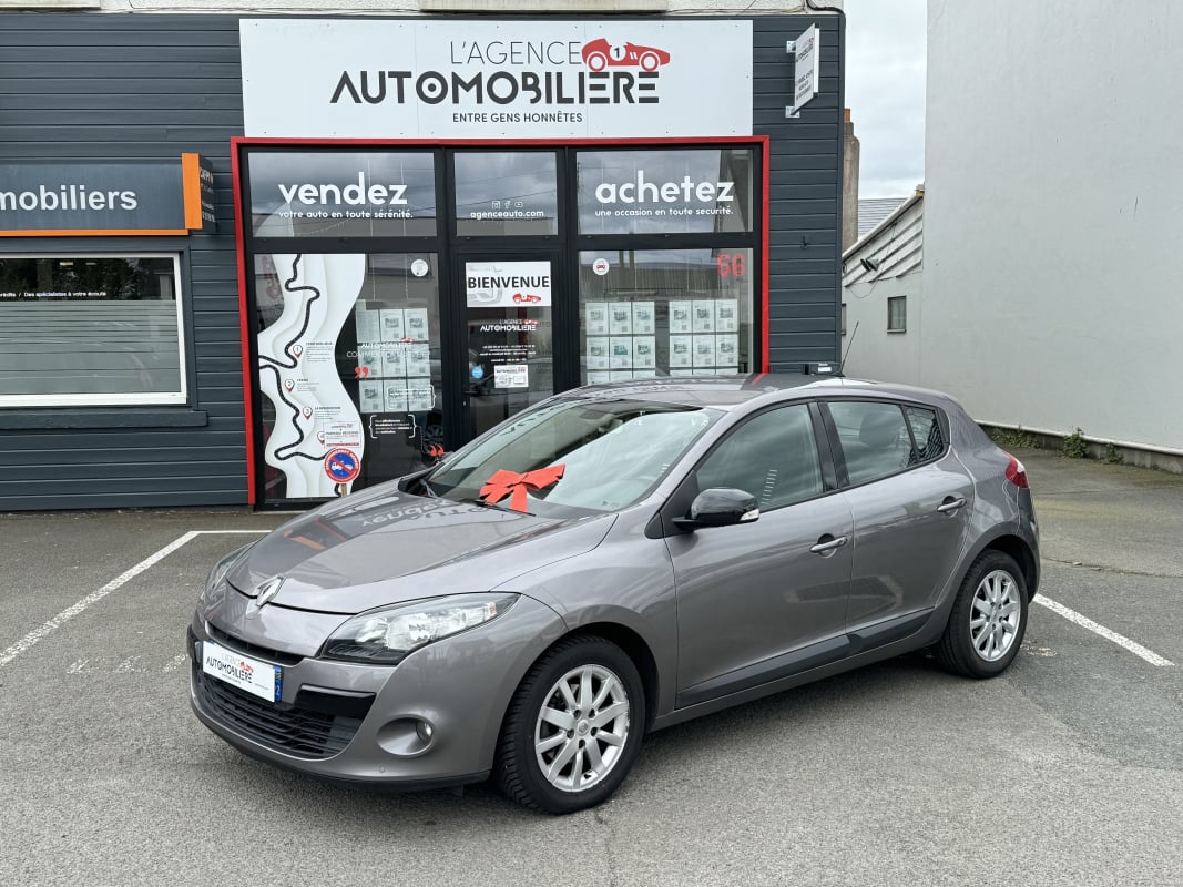 Renault Megane 3 1.5 DCI 90ch BVM5 TomTom — 1