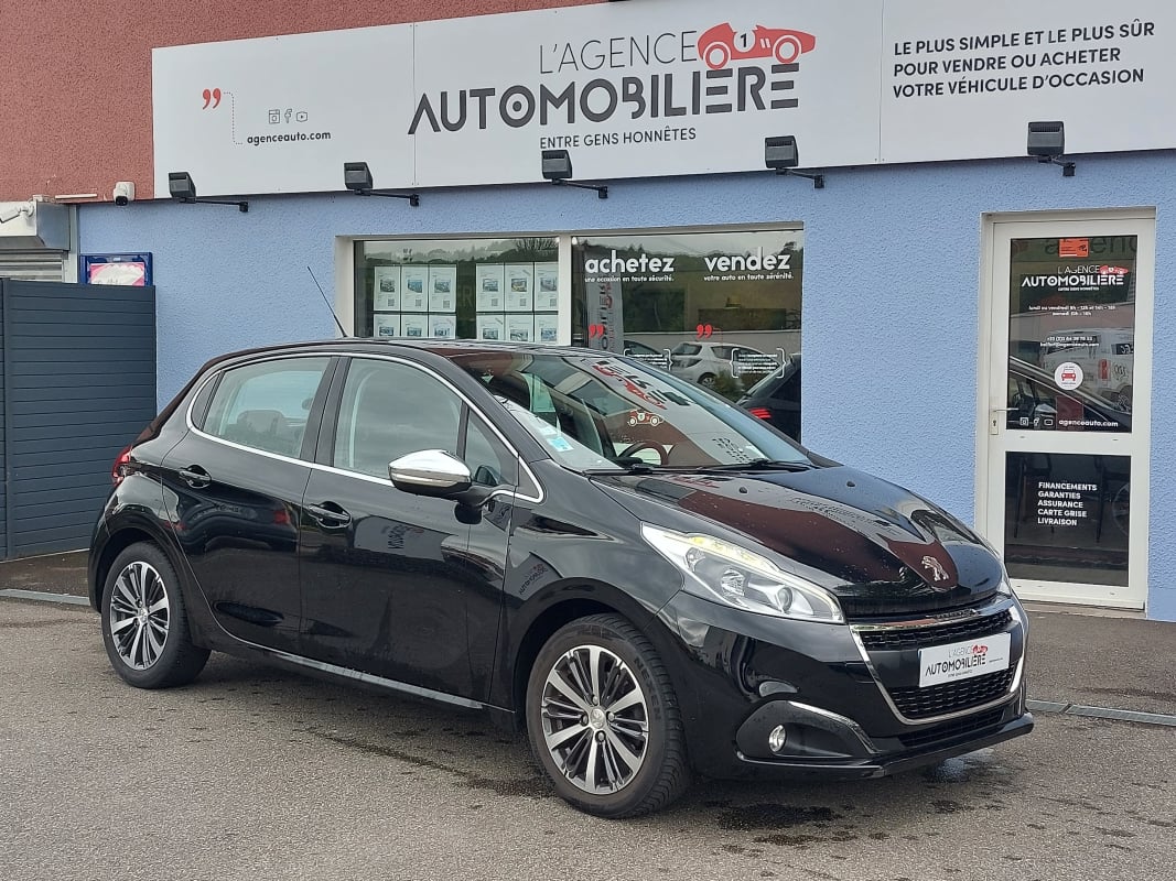 Peugeot 208 82cv Allure 5P Distribution faite — 1