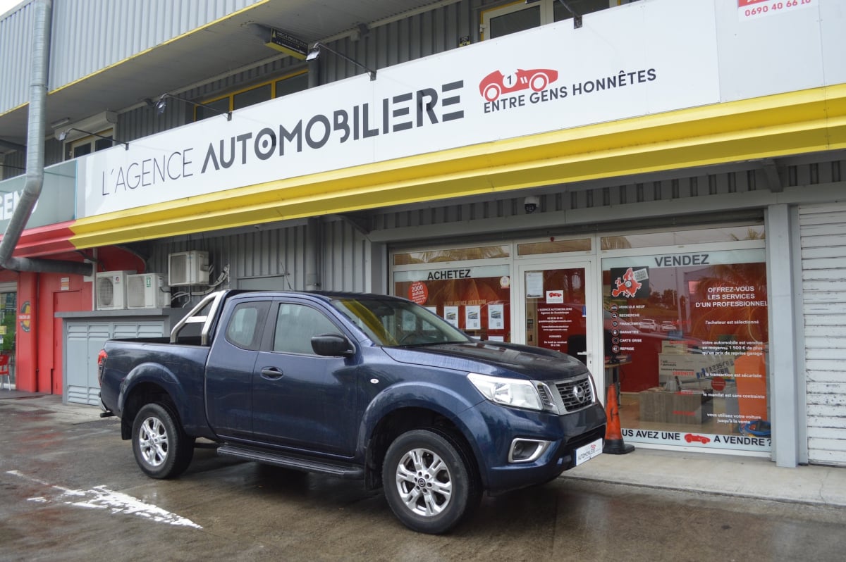 Nissan Navara KING-CAB 2.3 DCI 160 ACENTA — 1