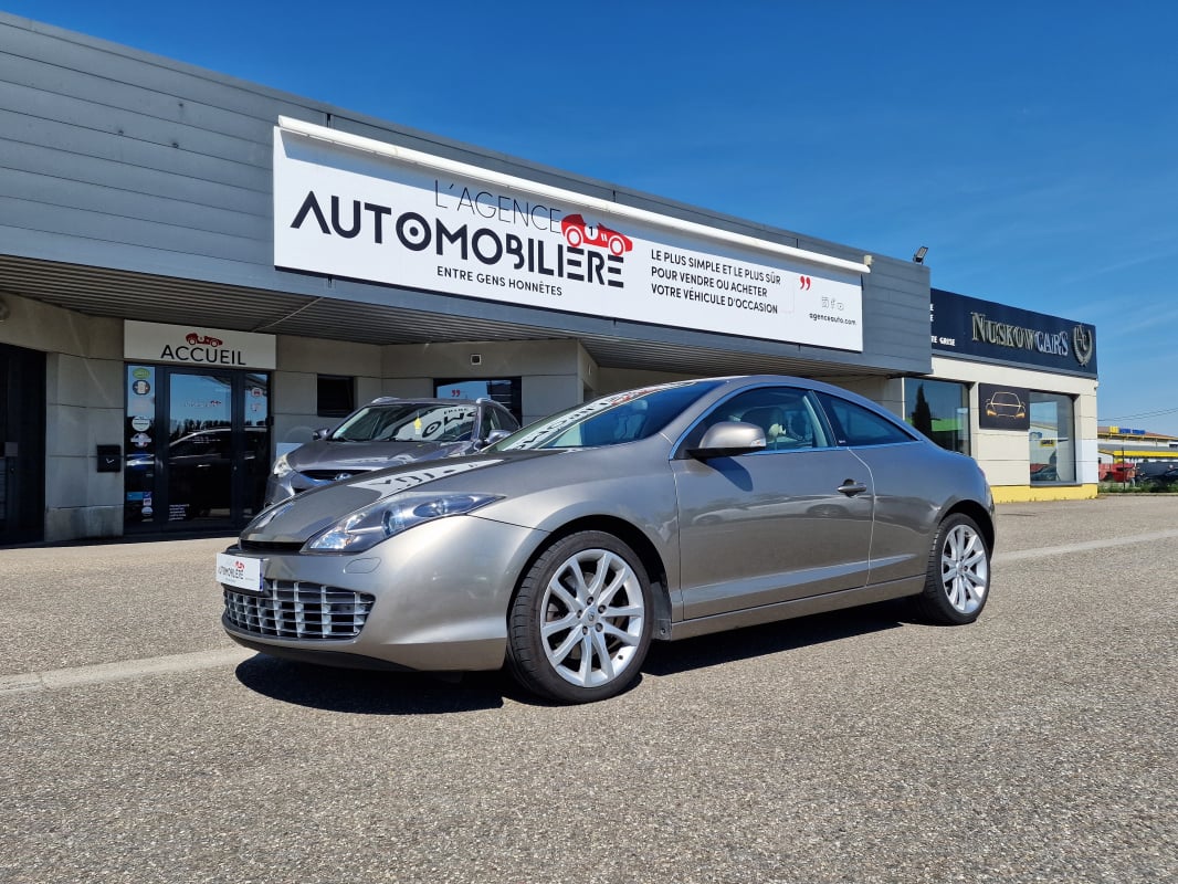 Renault Laguna coupé 3.0 V6 dCi 235 FAP Initiale A — 1