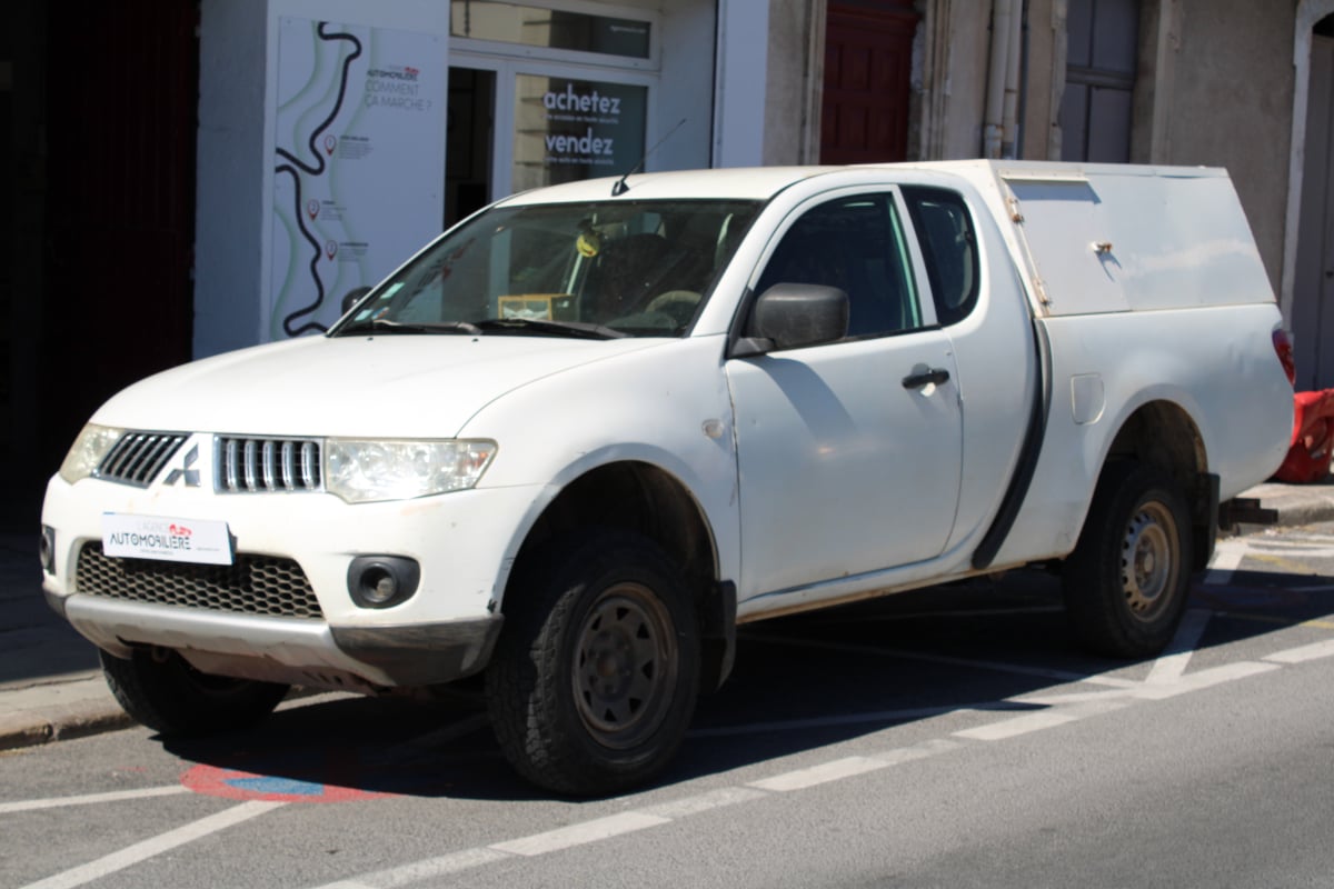 Mitsubishi L200 CLUB CAB 2.5 TD 135 4WD (ENTRETIEN À JOUR) — 1