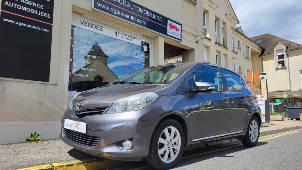 Toyota Yaris 100cv VVT-i DYNAMIC 43800KMS! — 1