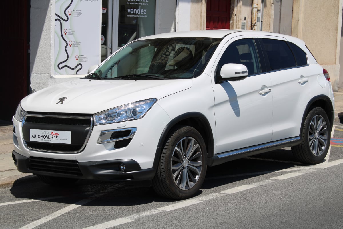 Peugeot 4008 1.6 HDI STT 115 FAP STYLE 4X4 BVM6 ( Caméra de Recul, Roue de secours, Radar Av / Arr ... ) — 1