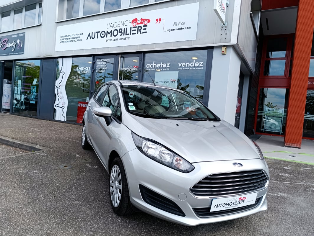 Ford Fiesta Phase 2 5 portes 1.25 i 16V 60 cv — 1