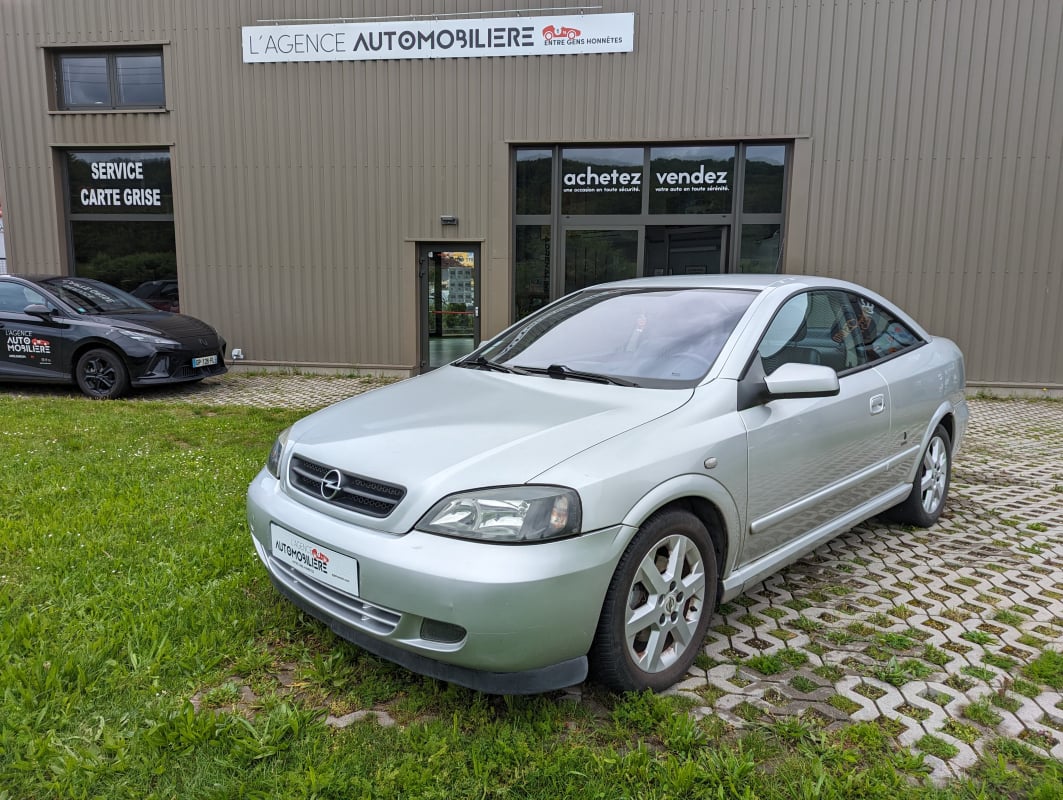 Opel Astra Coupé Bertone 2.2 i 16V 147Cv — 1