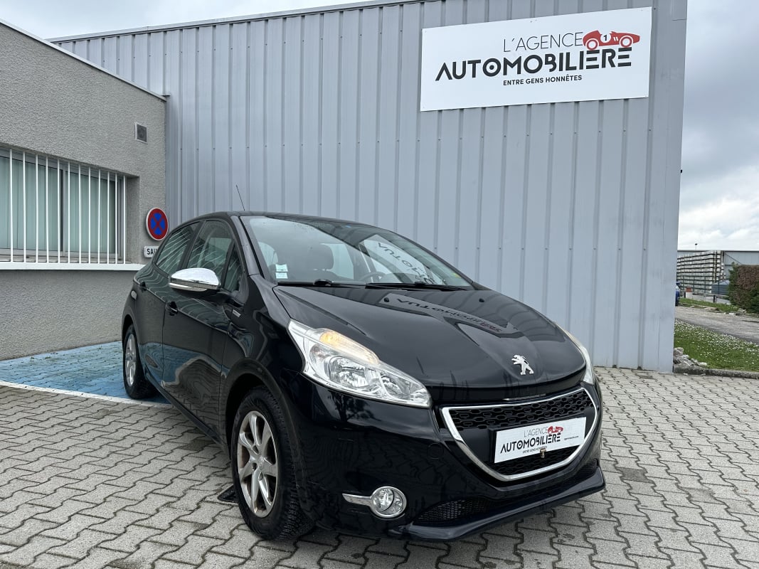 Peugeot 208 1.2 VTI 80CV URBAN SOUL — 1